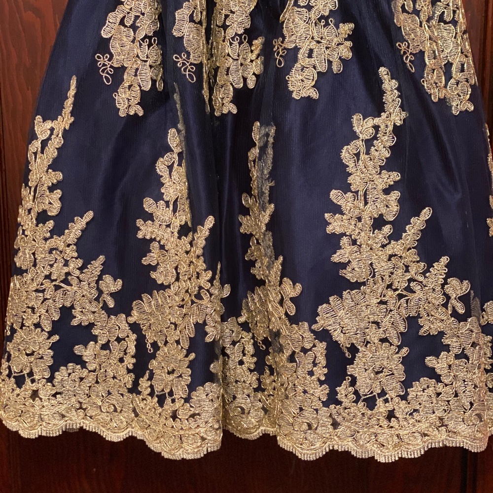 Dress - Picture 4 of 5